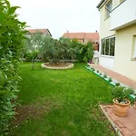 Emma Biograd Na Moru