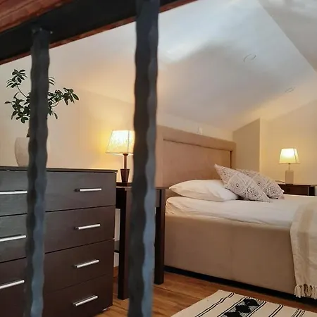 Emma דירה ביוגראד נה מורו