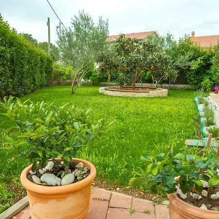 Emma Biograd Na Moru