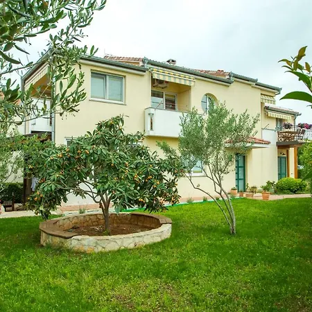 Appartamento Emma Biograd Na Moru