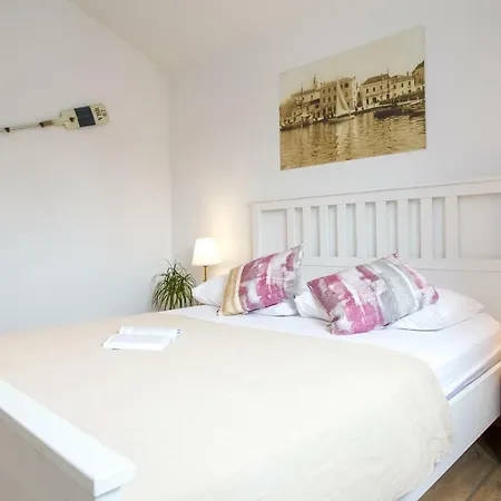 Emma Apartman Biograd Na Moru