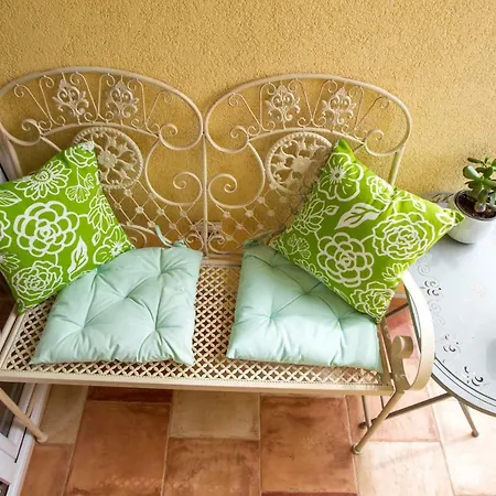 Emma * ביוגראד נה מורו