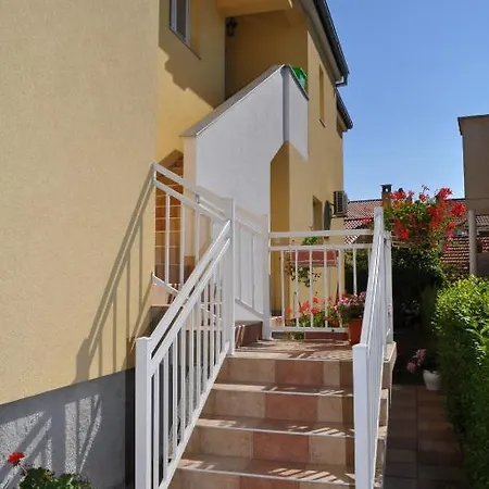 Emma Apartment *
