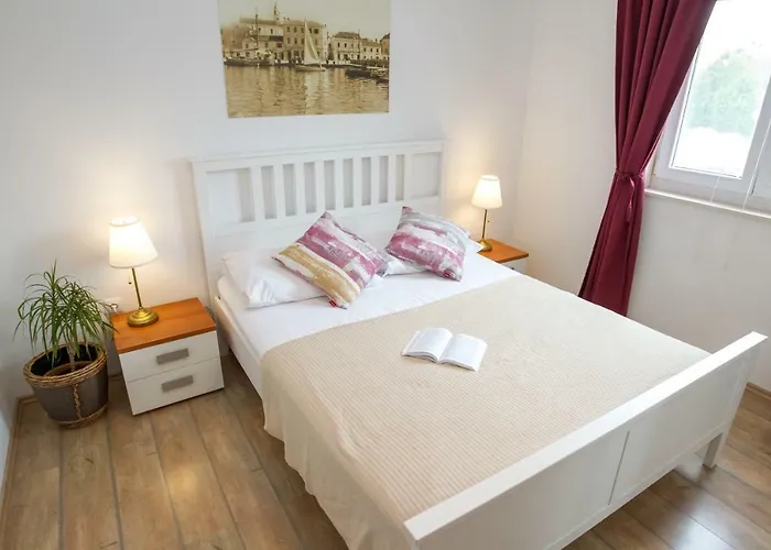 アパート Emma ビオグラード・ナ・モル